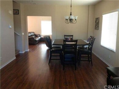 BEAUTIFUL FLOORS THROUGH OUT