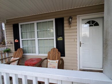 837 Bradley Ave, La Fayette, GA 30728 - photo 2