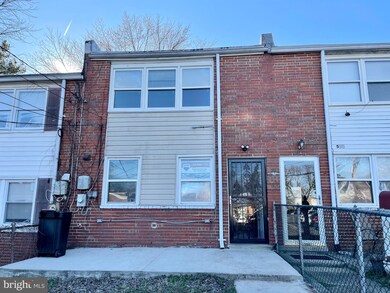 501 Carlsbad Ct, Halethorpe, MD 21227 - photo 2