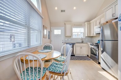 008_DiningKitchen