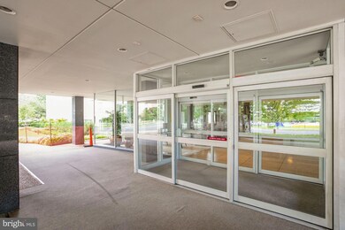 The Potomac Plaza Co-op unit 903, Washington, DC 20037 - photo 2