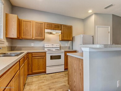 8869 Inlet Bluff Dr, Jacksonville, FL 32216 - photo 3