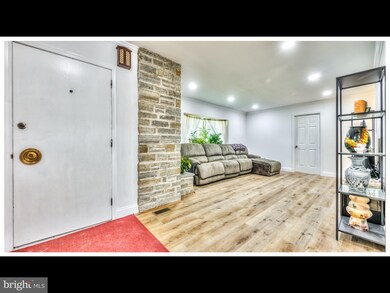 2215 Pleasant Dr, Catonsville, MD 21228 - photo 3