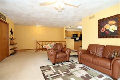 125 Bowlavard Ave, Belleville, WI 53508 - photo 4