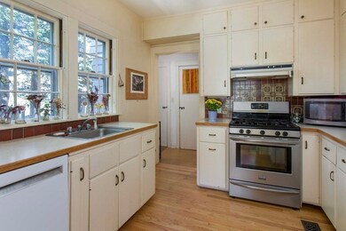 9 Applegarth St, Newton Center, MA 02459 - photo 6