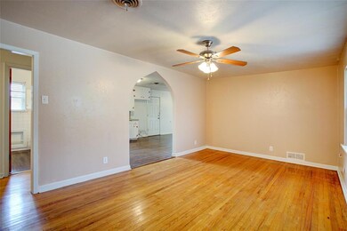 213 Sheri Ln, Hurst, TX 76053 - photo 5