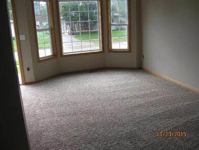 610 E Dunham Ave, Des Moines, IA 50315 - photo 3