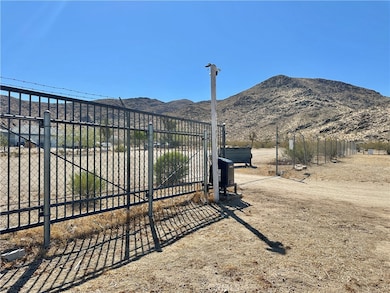 15960 Soft Tail Rd, Apple Valley, CA 92307 - photo 4