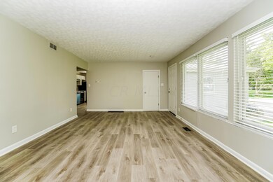 003-photo-living-room-9714401