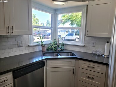 402 SW 2nd Ave, Canby, OR 97013 - photo 5