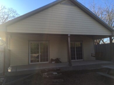 322 W Park St, Fredericksburg, TX 78624 - photo 6