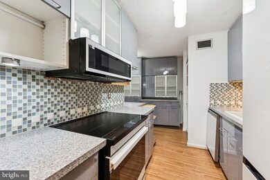 The Carlyle House unit 103, Arlington, VA 22204 - photo 7