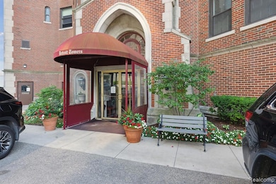 8162 E Jefferson Ave unit 7B, Detroit, MI 48214 - photo 4