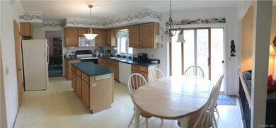 Eat-In Kitchen