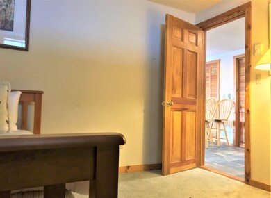 8 Splatter Foot Close unit M434, Wilmington, VT 05363 - photo 5