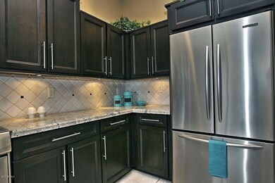 Ktchn cabinet lighting/ full backsplash