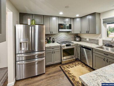 1755 Pine St, Silverton, OR 97381 - photo 7