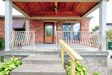 6815 Spourtland Dr, Louisville, KY 40228 - photo 2