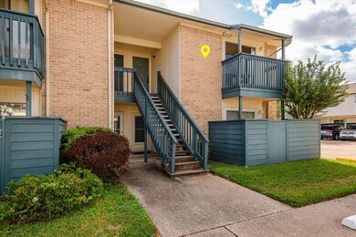 The upstairs corner unit location makes it ideal