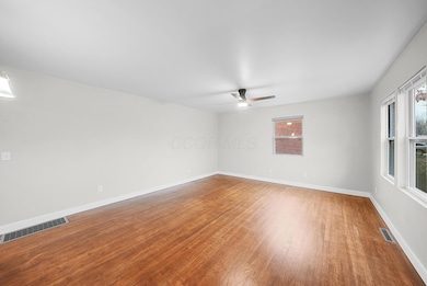 271 Carilla Ln, Columbus, OH 43228 - photo 6