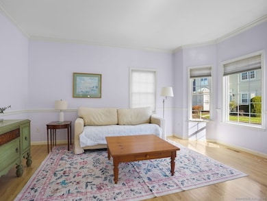 101 Royals Ct, Trumbull, CT 06611 - photo 4