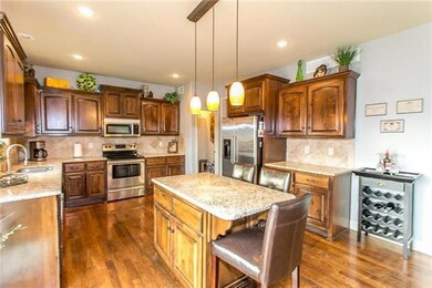 9171 Belmont Dr, Lenexa, KS 66227 - photo 6