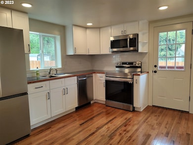 211 1/2 S Washington St, Canyon City, OR 97820 - photo 7