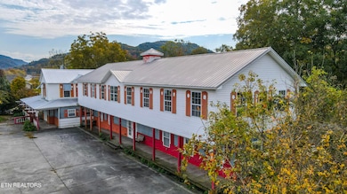 390 Cherohala Skyway, Tellico Plains, TN 37385 - photo 2