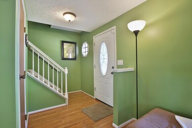 708 Wesfall Ct, Columbus, OH 43228 - photo 5