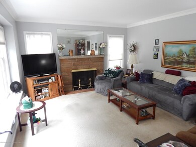 2308 Wellington Rd, Lansing, MI 48910 - photo 4