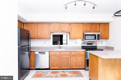 320 Manor Ln unit 11, King of Prussia, PA 19406 - photo 4