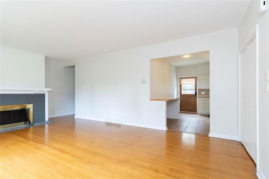 5322 Ingersoll Ave unit A1, Des Moines, IA 50312 - photo 6