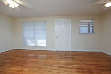 1620 Hawthorne St unit 6, Houston, TX 77006 - photo 2