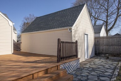 25 Hutchinson Ave, Pawtucket, RI 02861 - photo 5