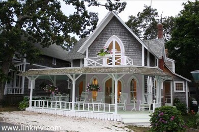 36 Narragansett Ave, Oak Bluffs, MA 02557 - photo 3