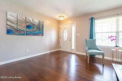 8921 Fox Chase Place, Louisville, KY 40228 - photo 6