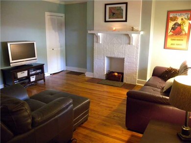 Living Room. GREAT PAINT SCHEME BRINGS THE BEST OU