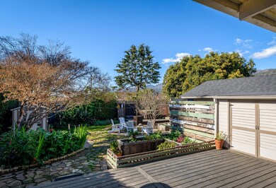 Newer deck, fire pit, spa