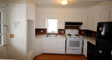 17 Vine St, Biddeford, ME 04005 - photo 4