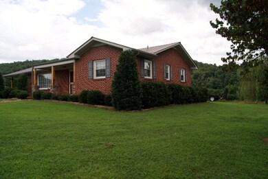 9042 Spring Creek Rd, Cookeville, TN 38506 - photo 4