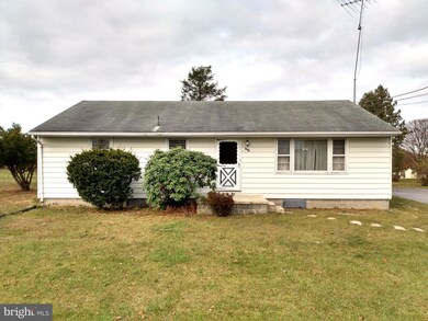 637 Hamilton Ave, Chambersburg, PA 17202 - photo 2