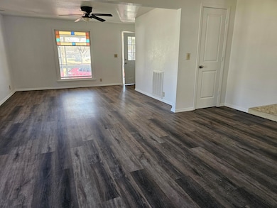 105 S Beeman St, Pineville, MO 64856 - photo 4