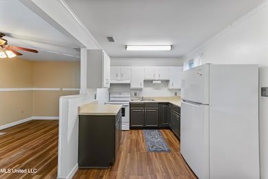 2103 21st St, Pascagoula, MS 39581 - photo 3