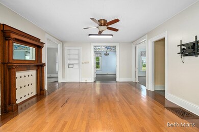 314 S Hudson St, Lowell, MI 49331 - photo 5