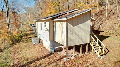 70 Hondo Ln, Hinton, WV 25951 - photo 4