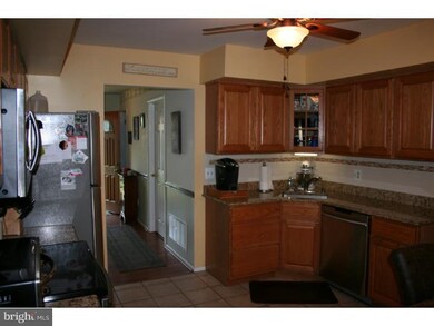 20 Bennett Ct, Swedesboro, NJ 08085 - photo 2