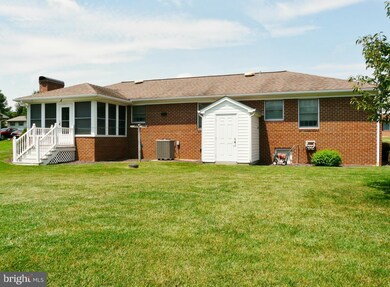 9848 Pleasant View Dr, New Market, VA 22844 - photo 3