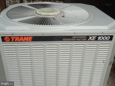 2121 Chapel Valley Ln, Lutherville Timonium, MD 21093 - photo 7