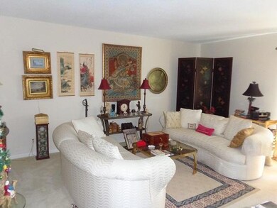 LIVING RM