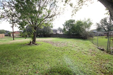 8420 Saylynn Ln, Houston, TX 77075 - photo 7